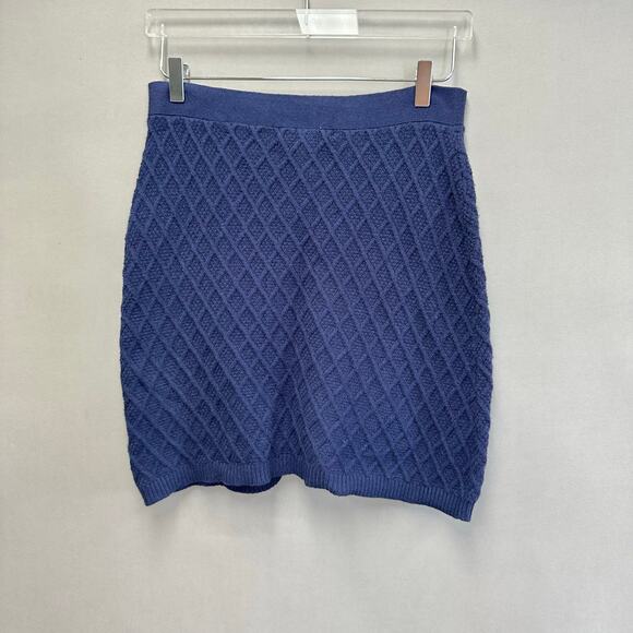 Lilly Pulitzer Lizona Cable Knit Sweater Skirt in Low Tide Navy Size Medium - Picture 3 of 12